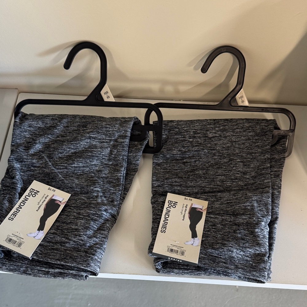 NWT set of 2 womans xxs/xsNo Boundaries Charcoal High-Rise Leggings